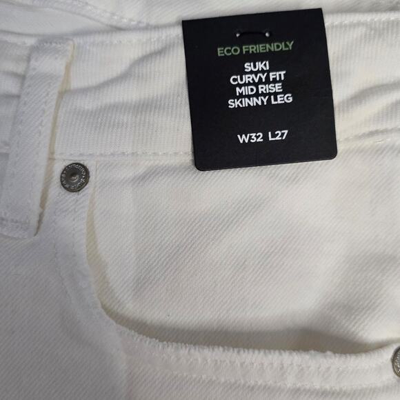 Silver Jeans White 32/27 Suki Straight Leg Brand new with tag but one small spot - Picture 3 of 5